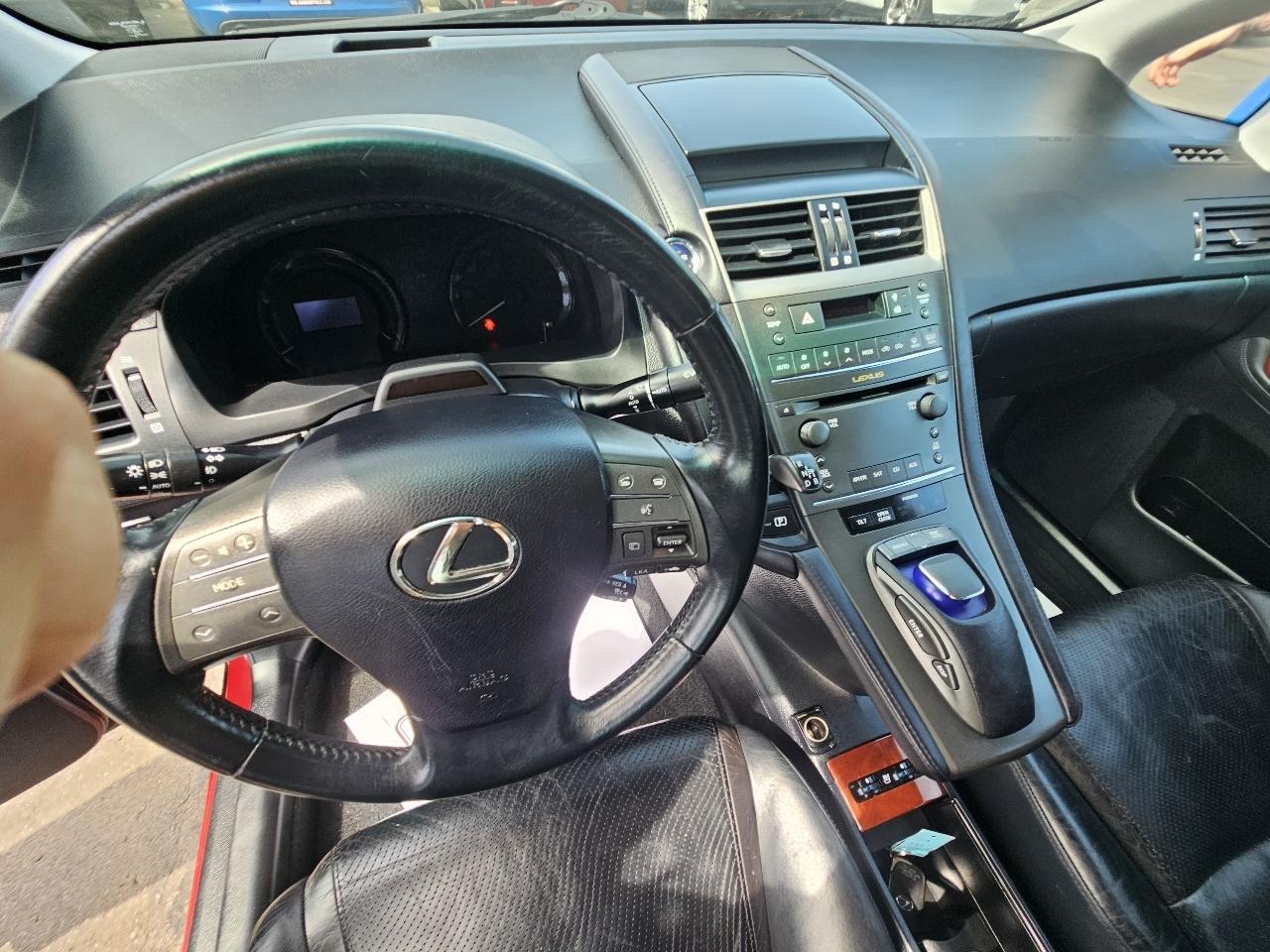 Lexus HS 250h Sedan 2010