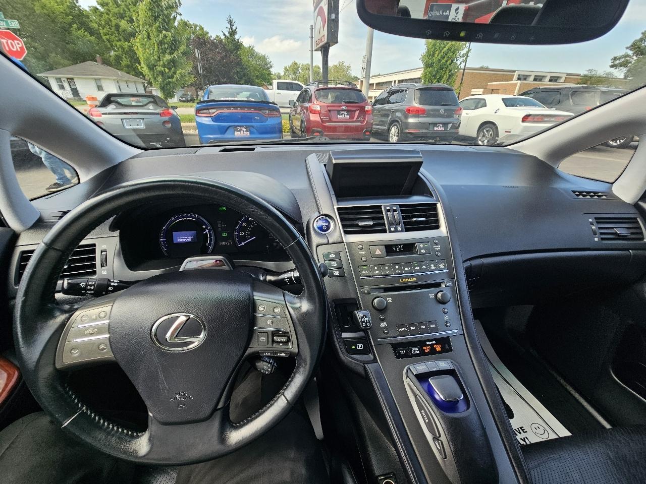 Lexus HS 250h Sedan 2010