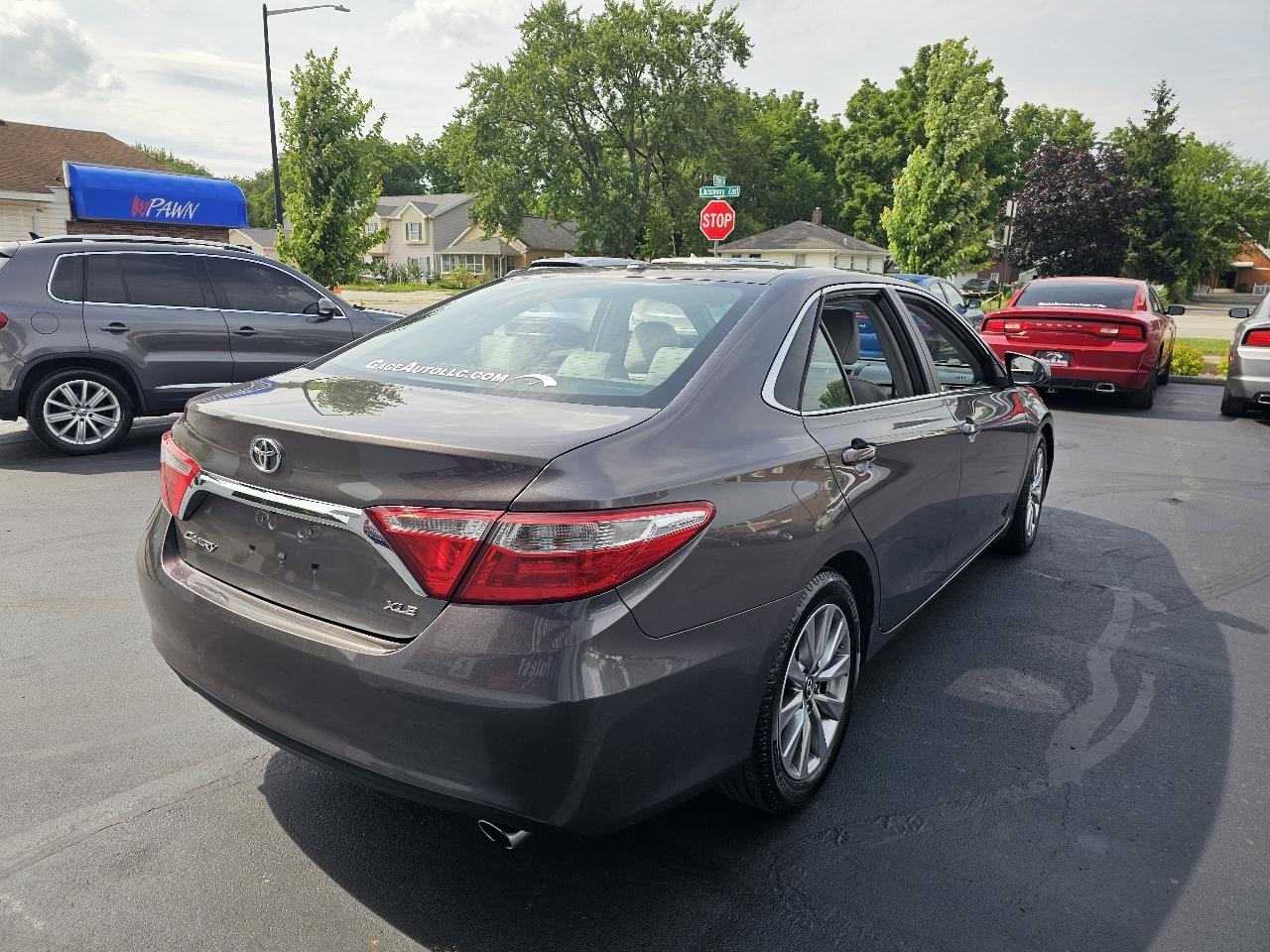 Toyota Camry XLE V6 2016