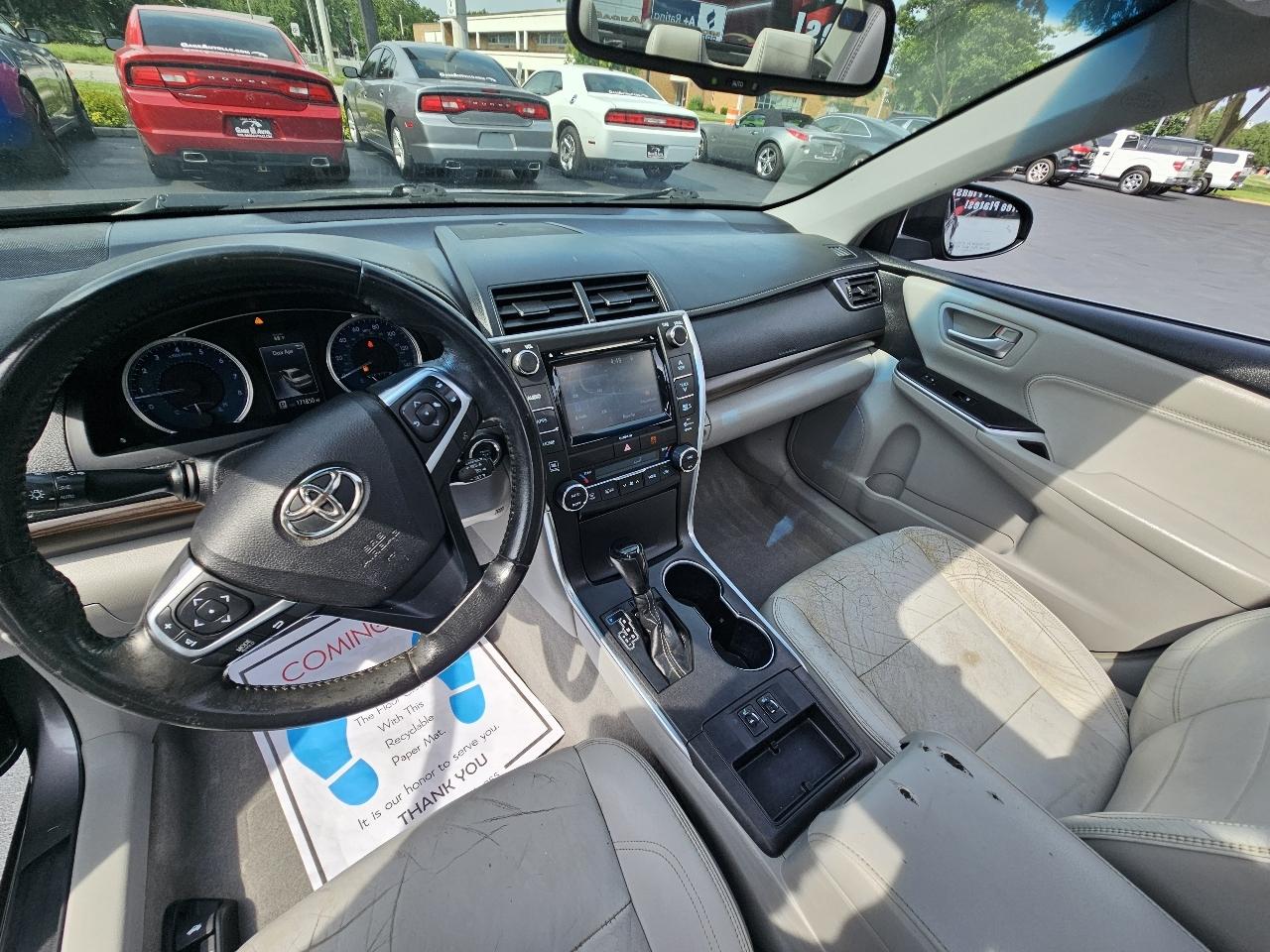 Toyota Camry XLE V6 2016
