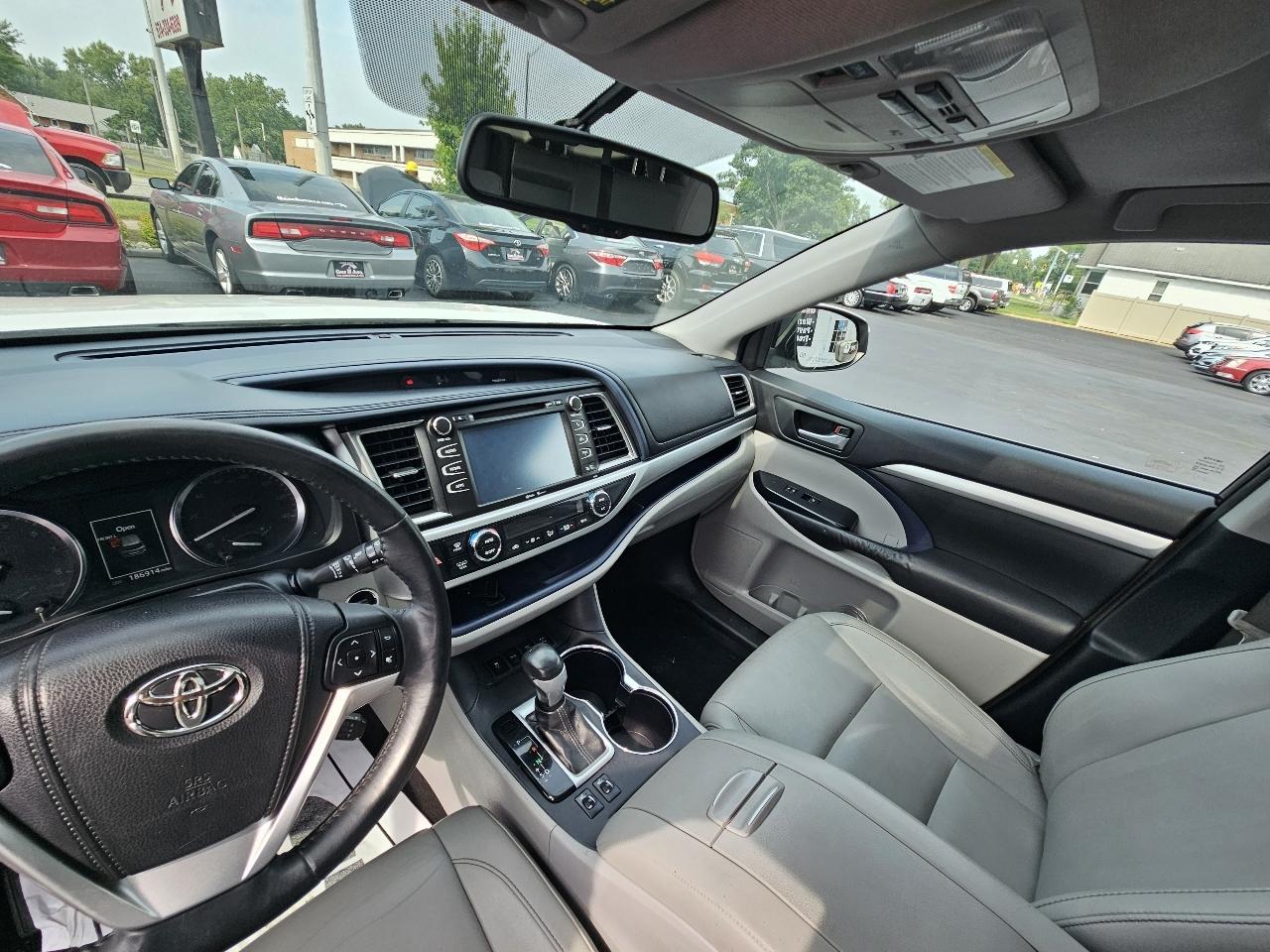 Toyota Highlander XLE AWD V6 2015