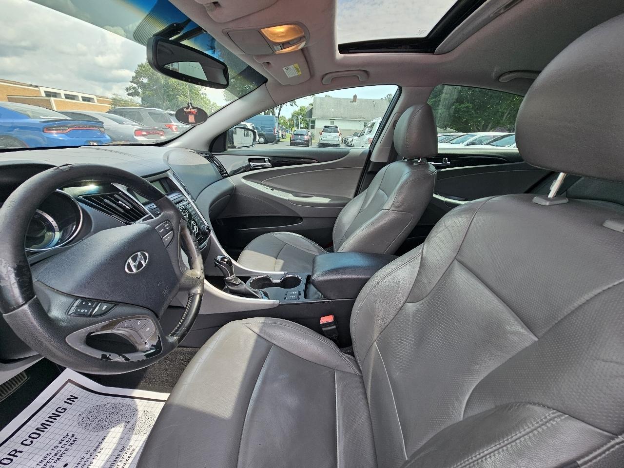 Hyundai Sonata SE Auto 2011