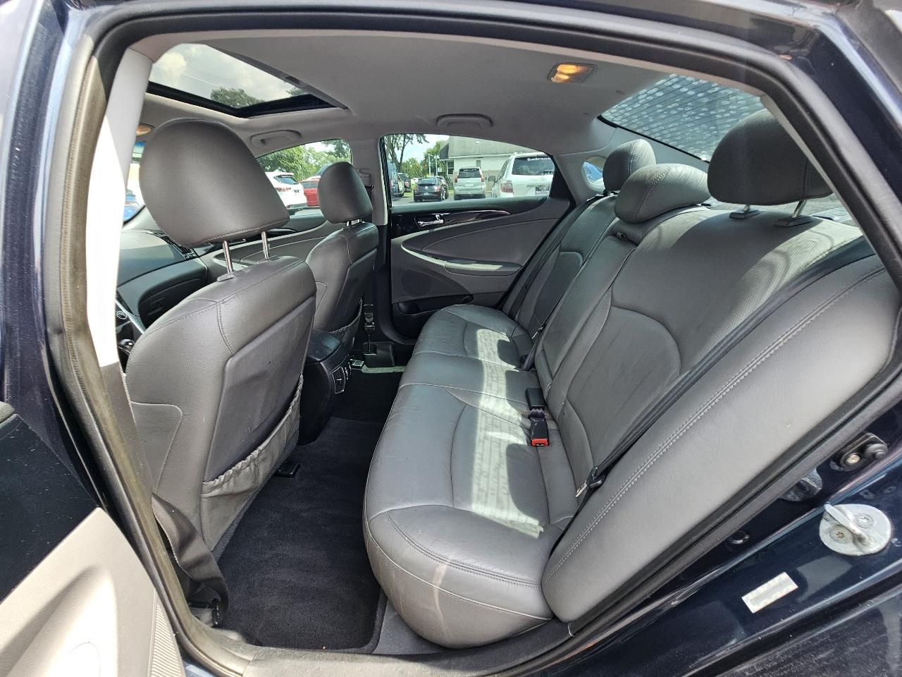 Hyundai Sonata SE Auto 2011