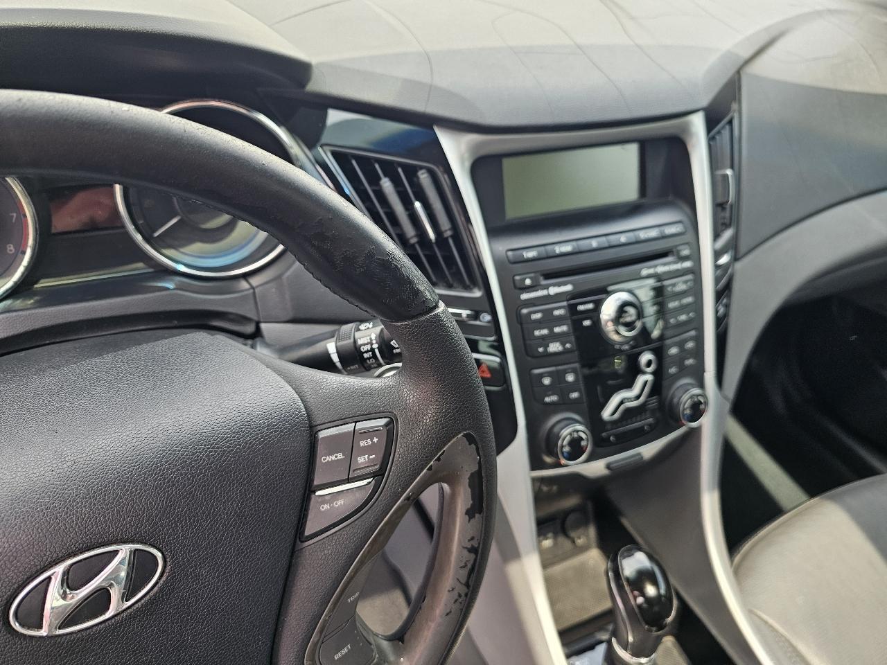 Hyundai Sonata SE Auto 2011