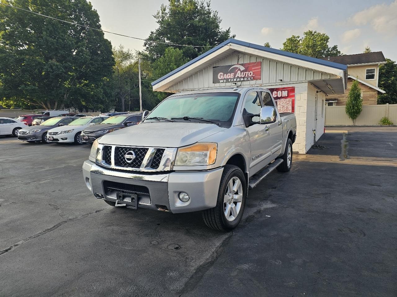 Nissan Titan XE Crew Cab 4WD SWB 2009