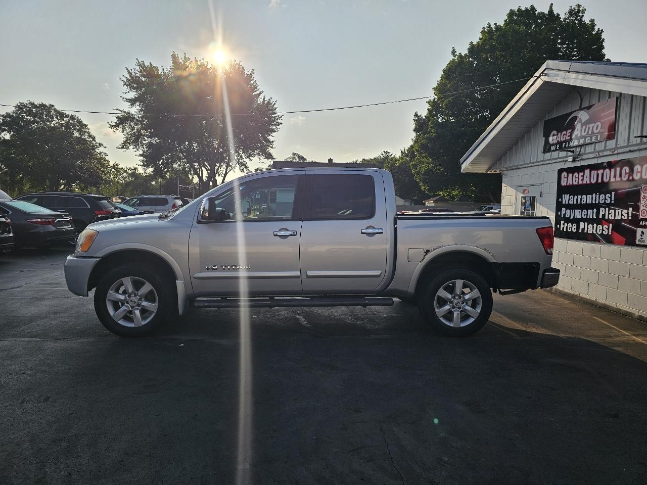 Nissan Titan XE Crew Cab 4WD SWB 2009