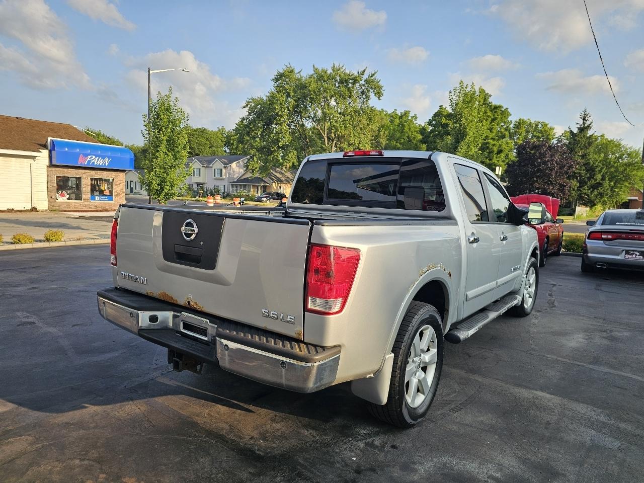 Nissan Titan XE Crew Cab 4WD SWB 2009