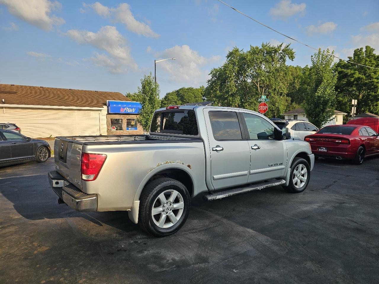 Nissan Titan XE Crew Cab 4WD SWB 2009