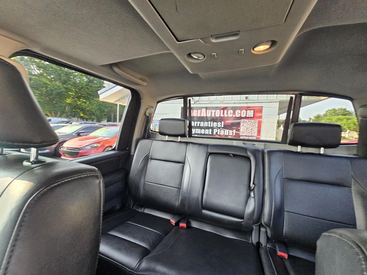 Nissan Titan XE Crew Cab 4WD SWB 2009