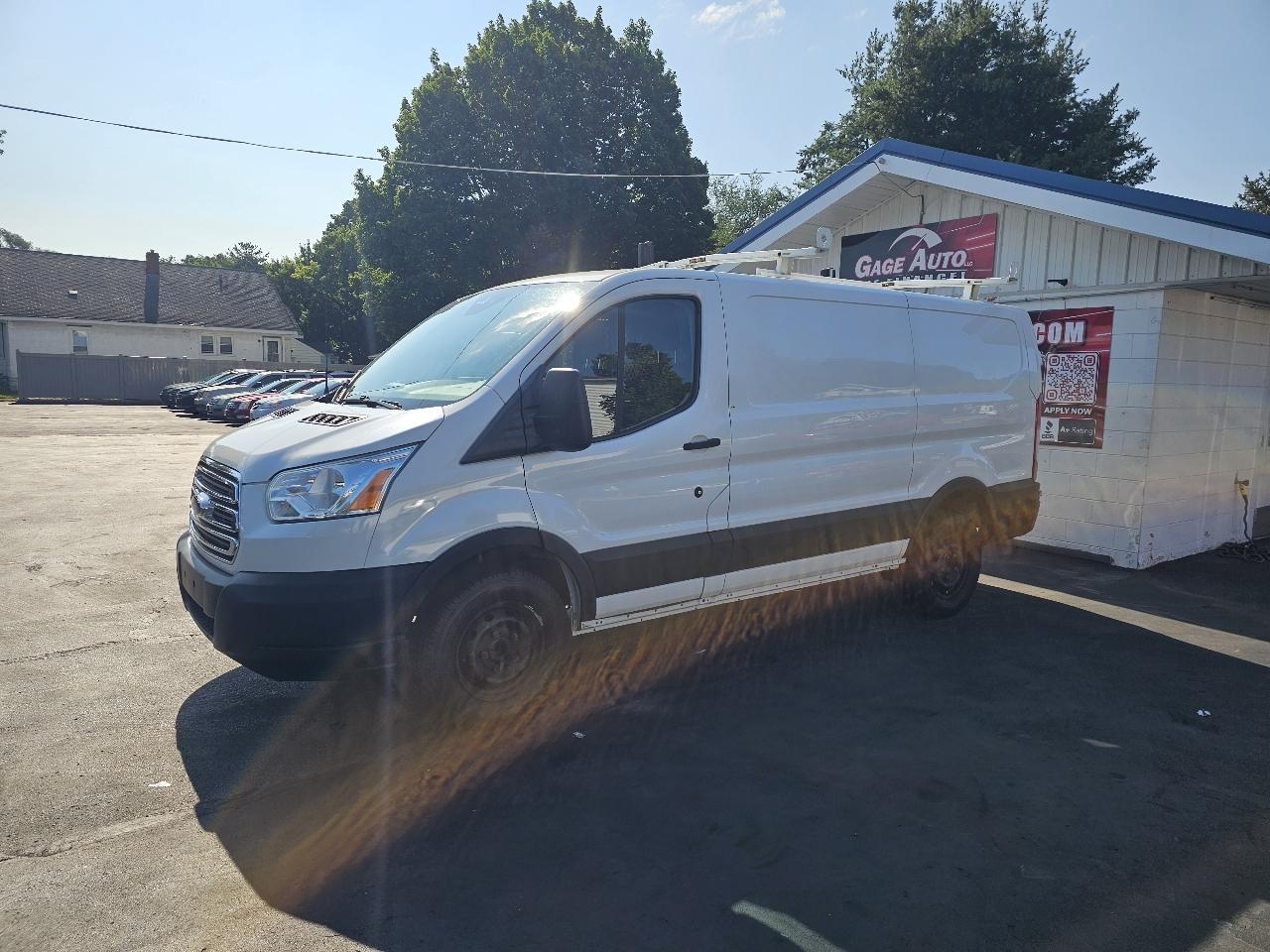 Ford Transit 250 Van Low Roof 60/40 Pass.130-in. WB 2018