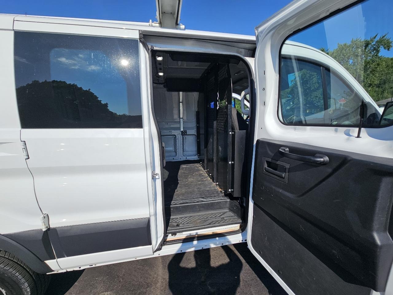 Ford Transit 250 Van Low Roof 60/40 Pass.130-in. WB 2018