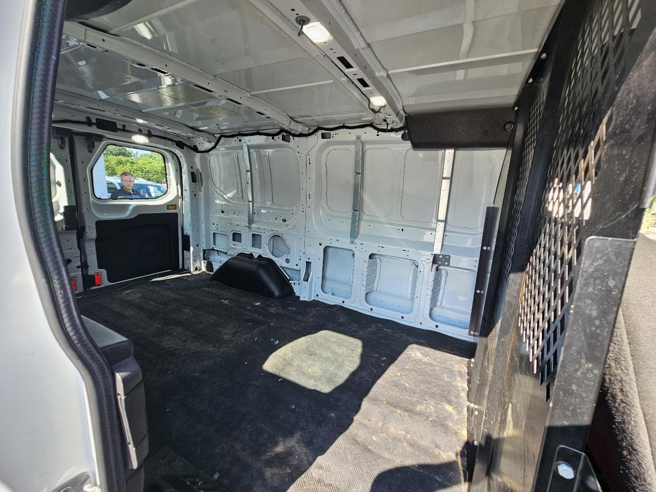 Ford Transit 250 Van Low Roof 60/40 Pass.130-in. WB 2018