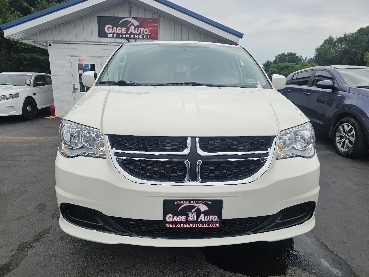 Dodge Grand Caravan SE 2012