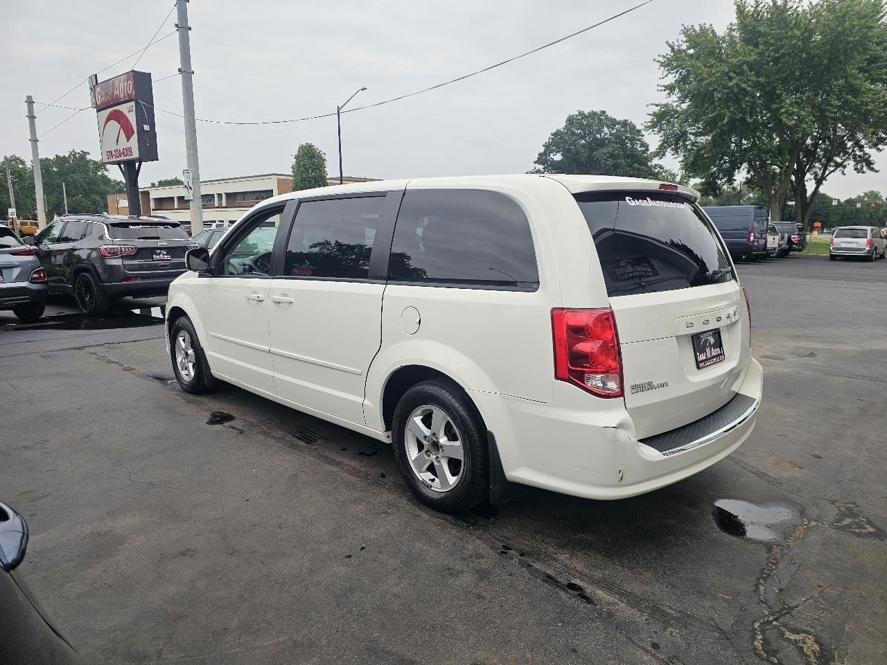 Dodge Grand Caravan SE 2012