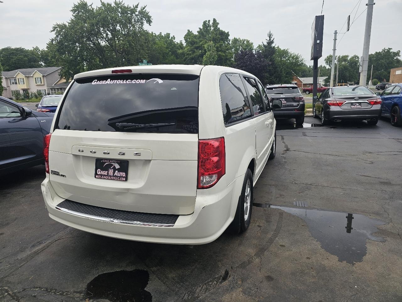 Dodge Grand Caravan SE 2012