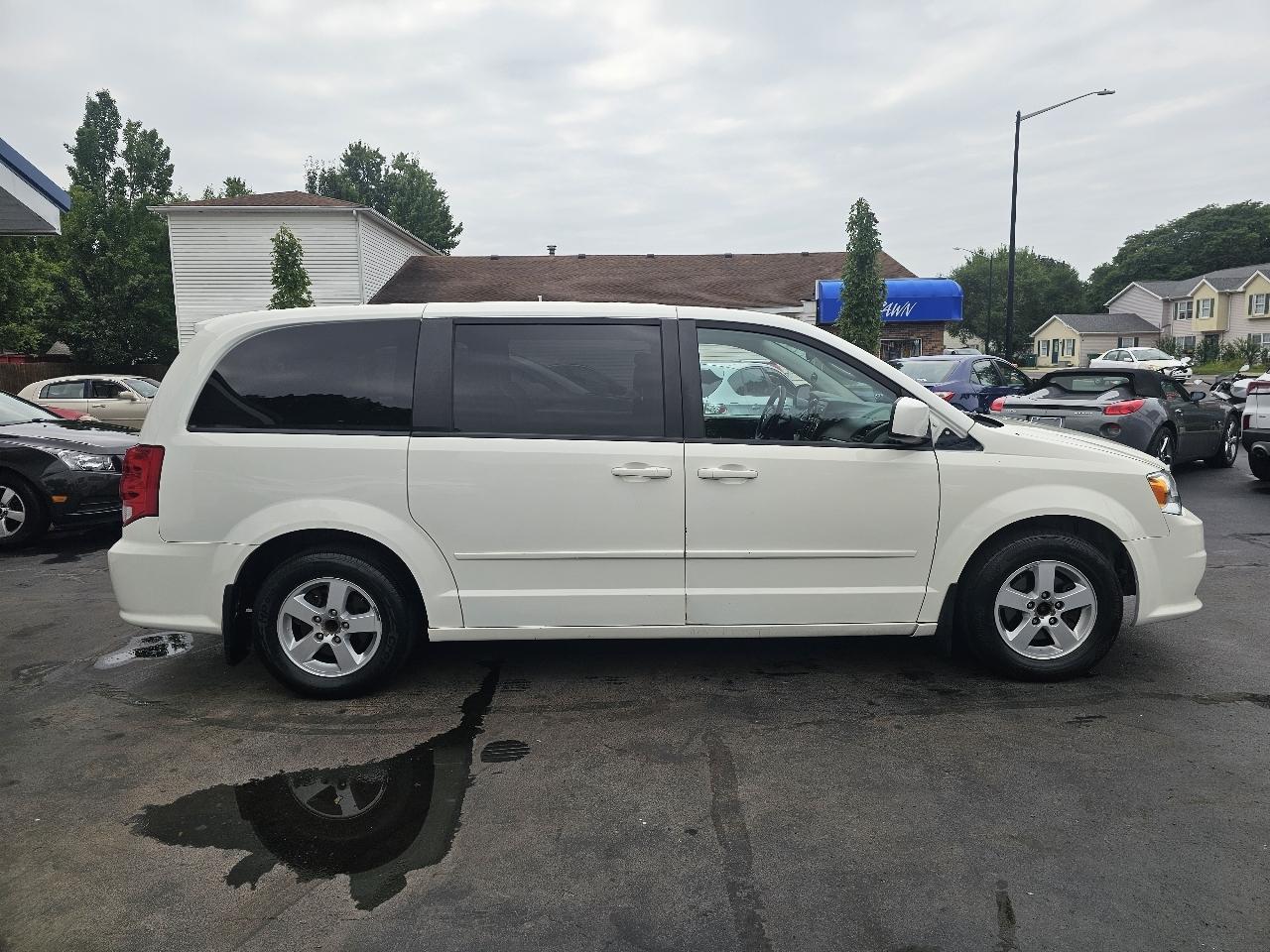 Dodge Grand Caravan SE 2012