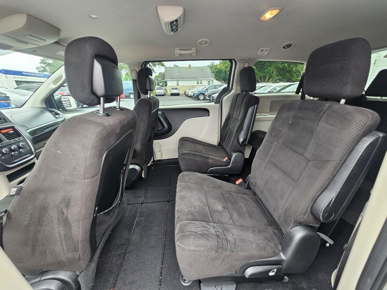 Dodge Grand Caravan SE 2012