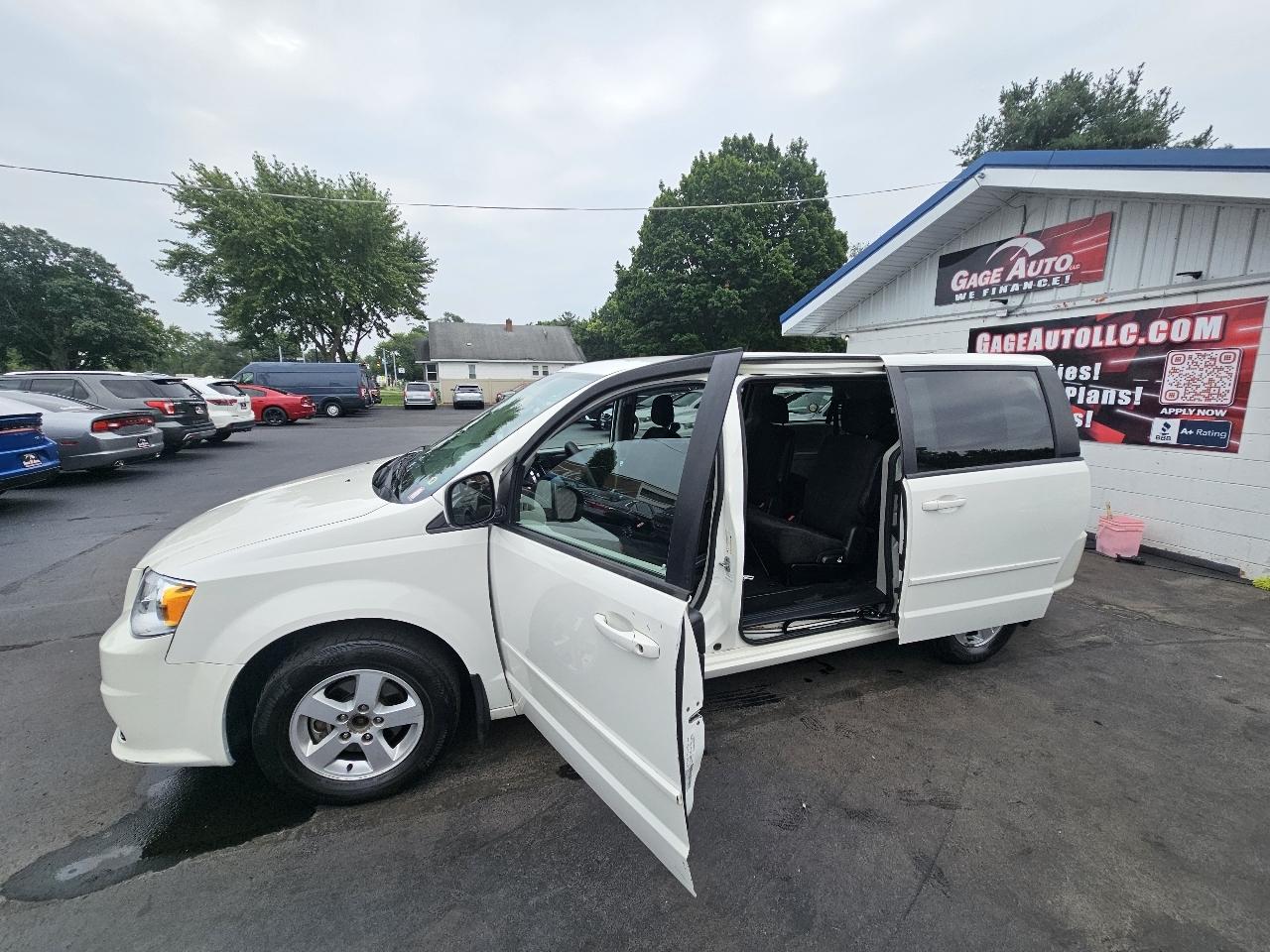 Dodge Grand Caravan SE 2012