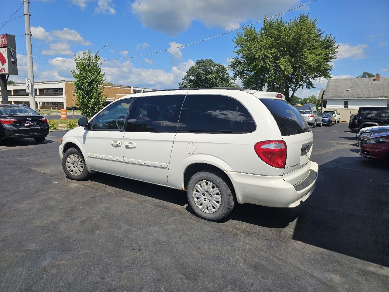 Chrysler Town & Country LX 2007