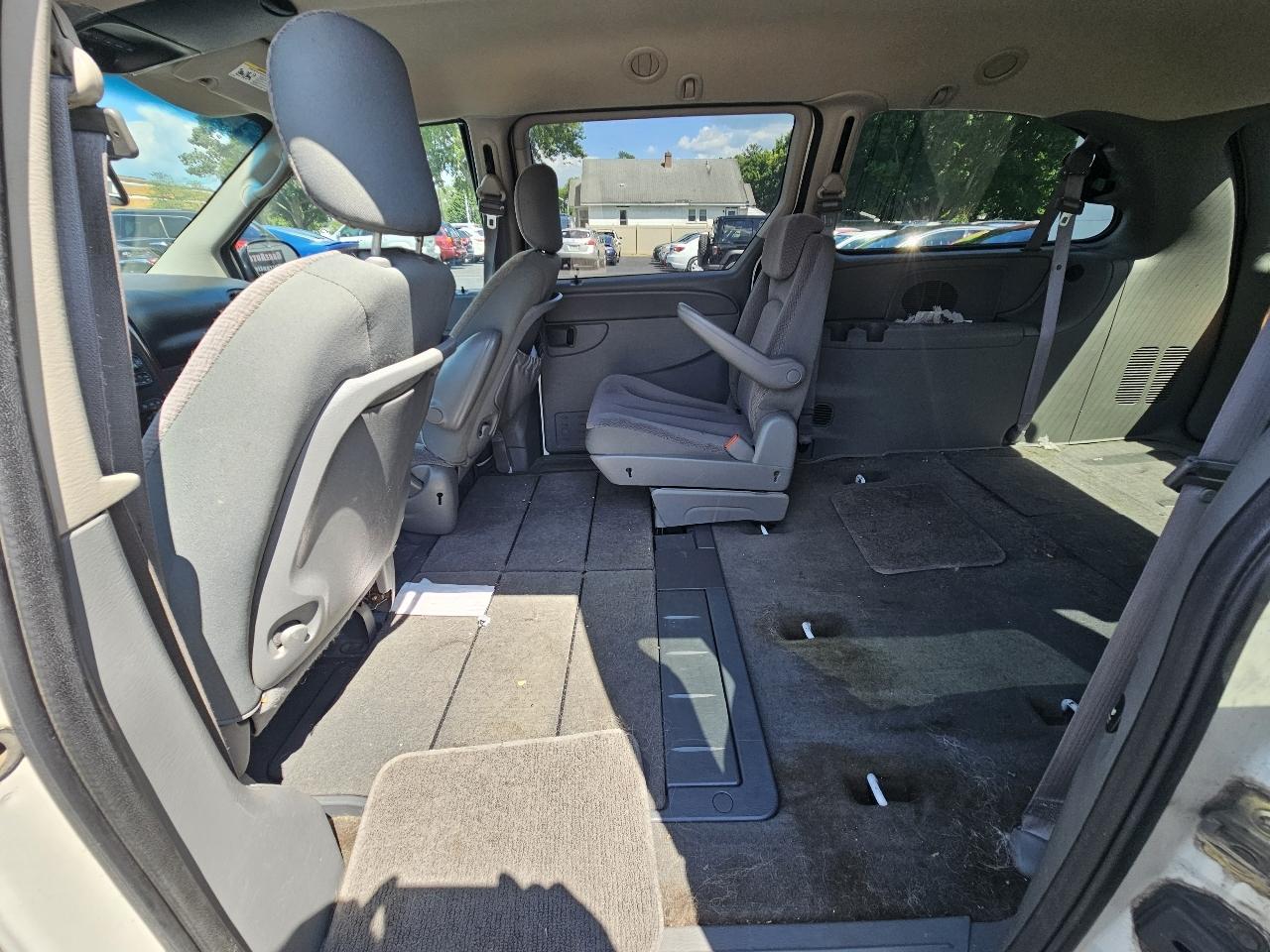 Chrysler Town & Country LX 2007