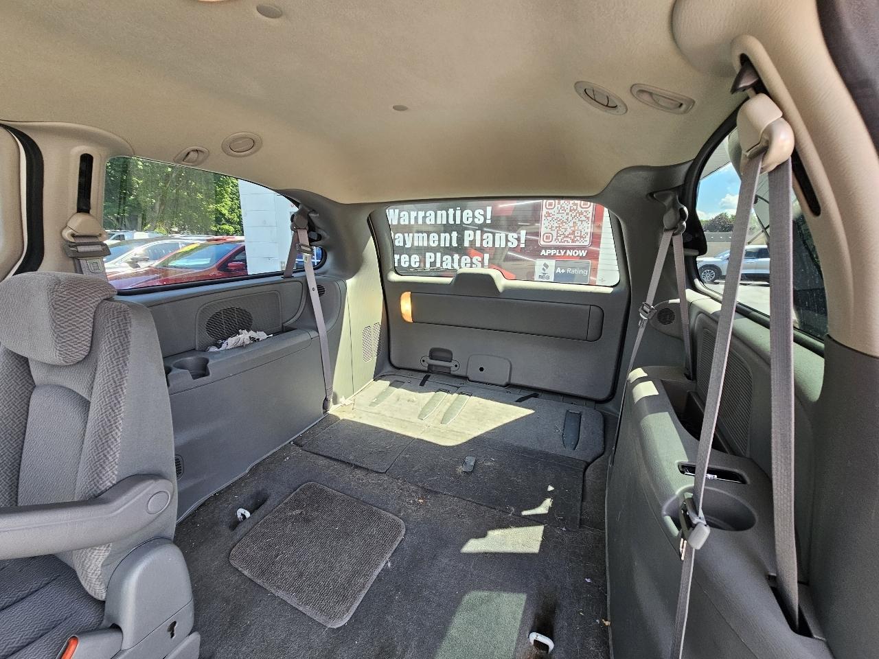 Chrysler Town & Country LX 2007
