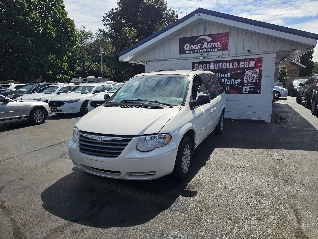Chrysler Town & Country LX 2007