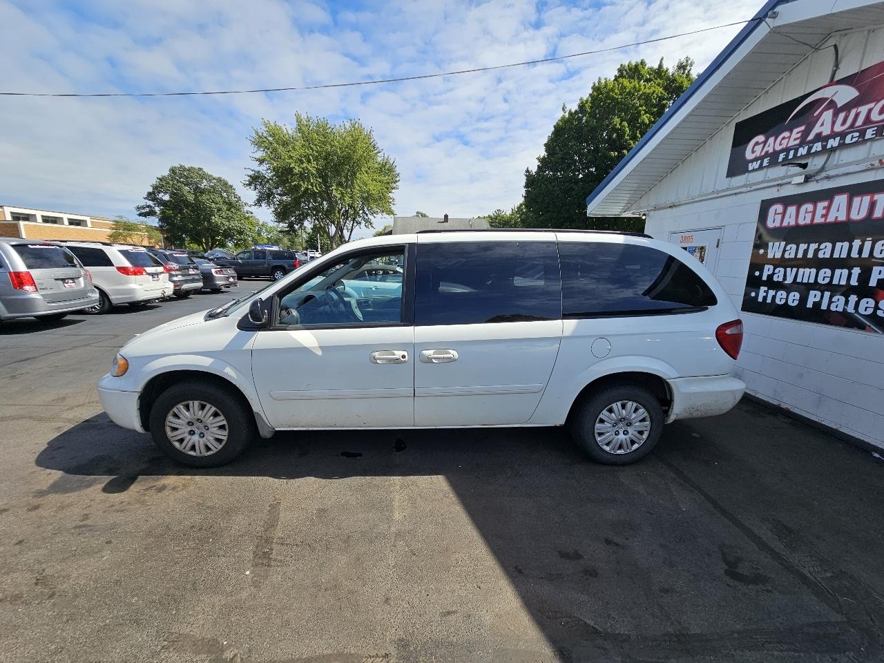 Chrysler Town & Country LX 2007