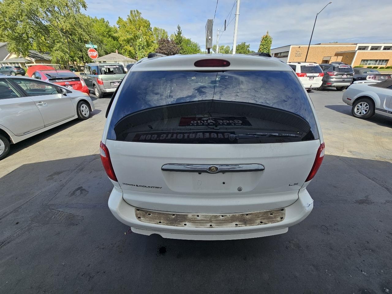 Chrysler Town & Country LX 2007