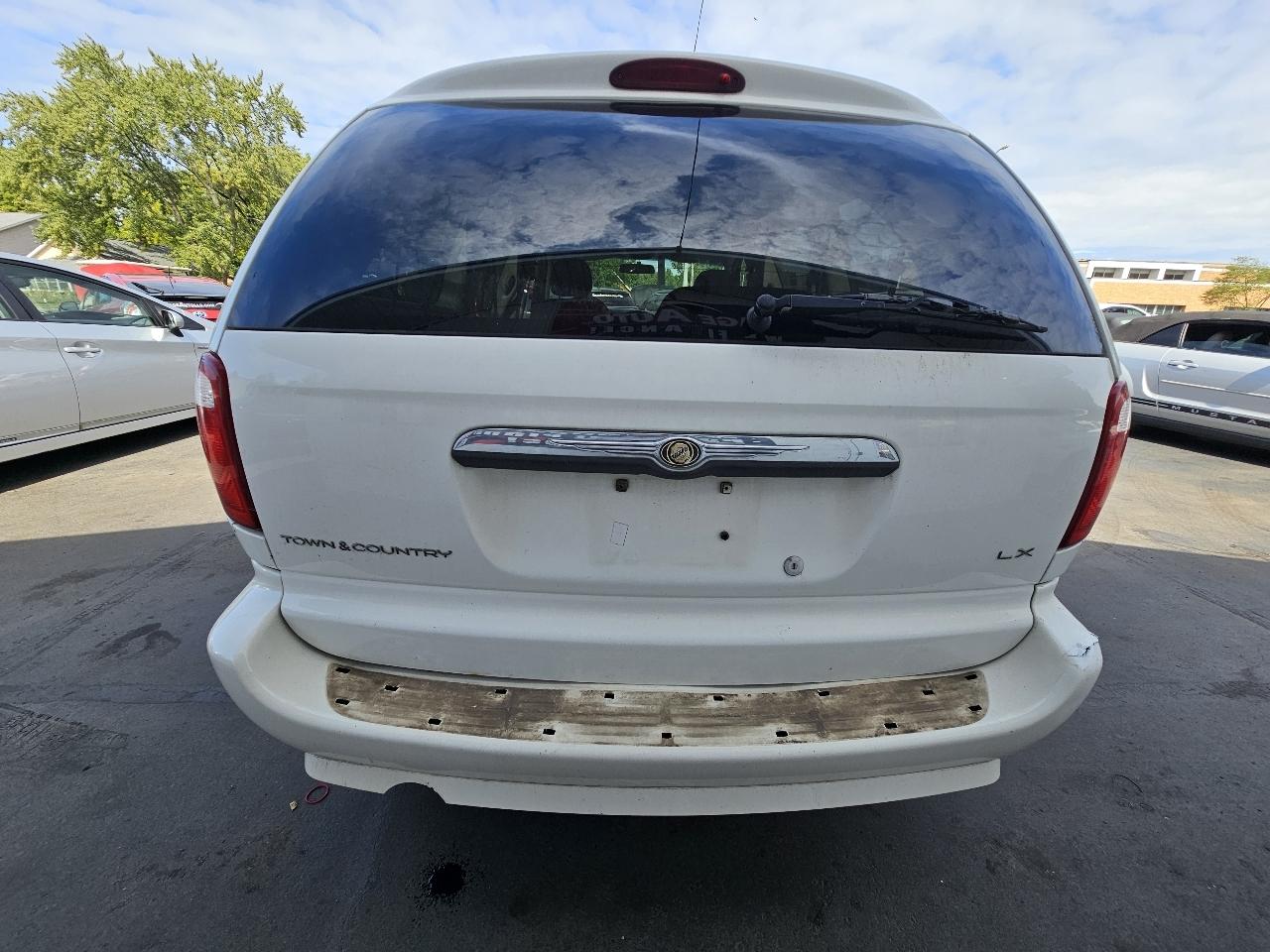 Chrysler Town & Country LX 2007