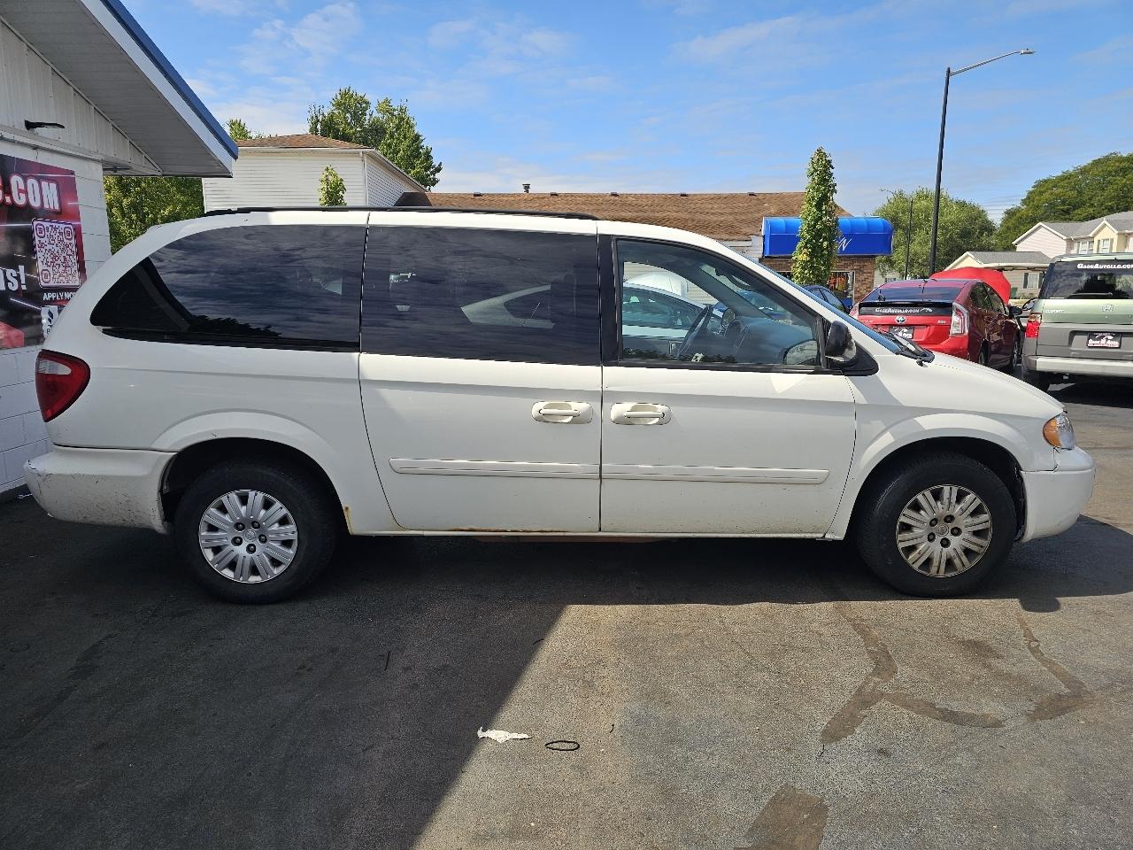Chrysler Town & Country LX 2007