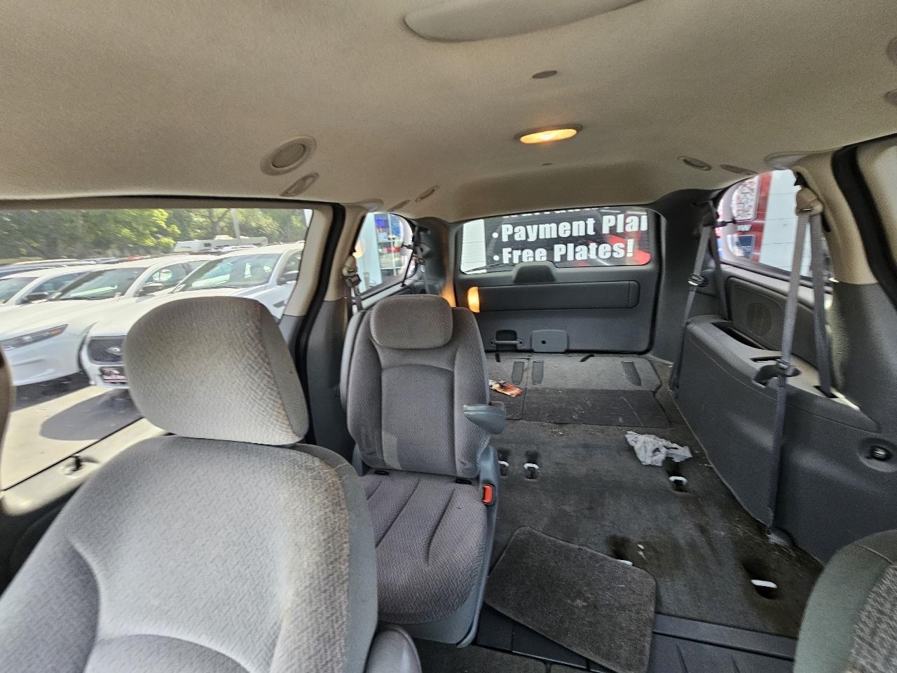 Chrysler Town & Country LX 2007