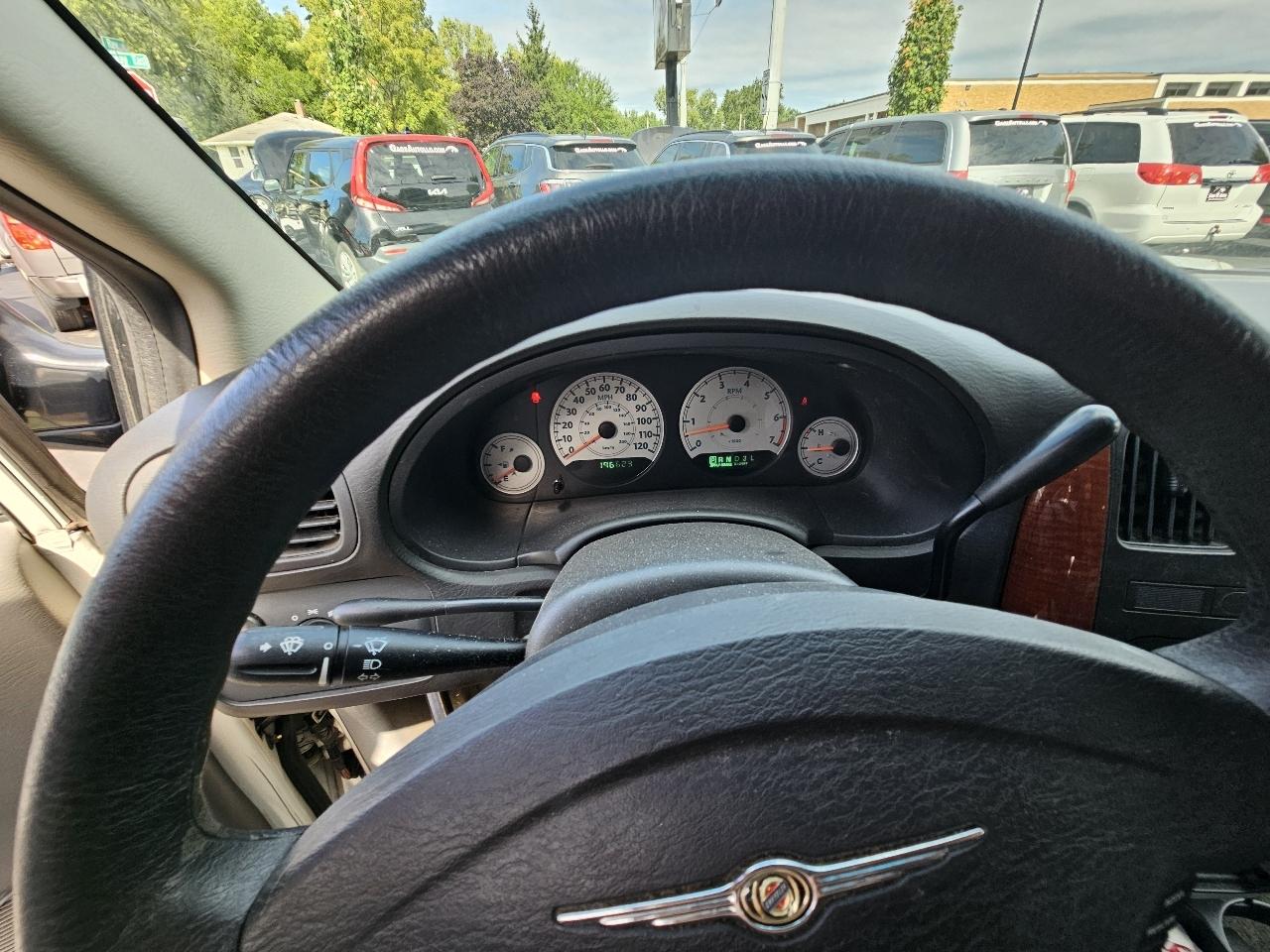 Chrysler Town & Country LX 2007
