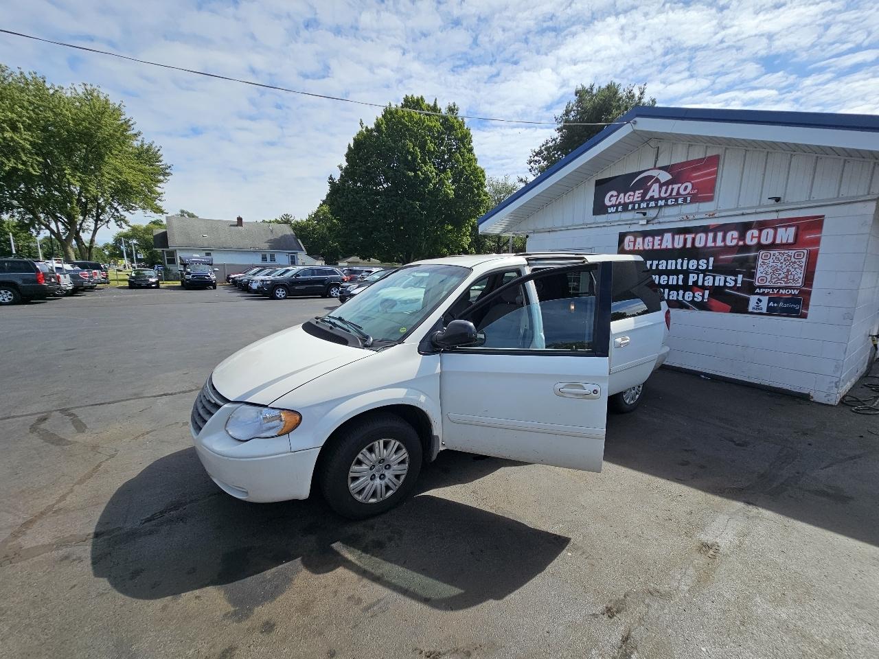 Chrysler Town & Country LX 2007