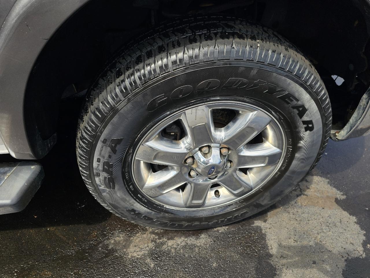 Ford F-150 XL SuperCrew 5.5-ft. Bed 4WD 2013