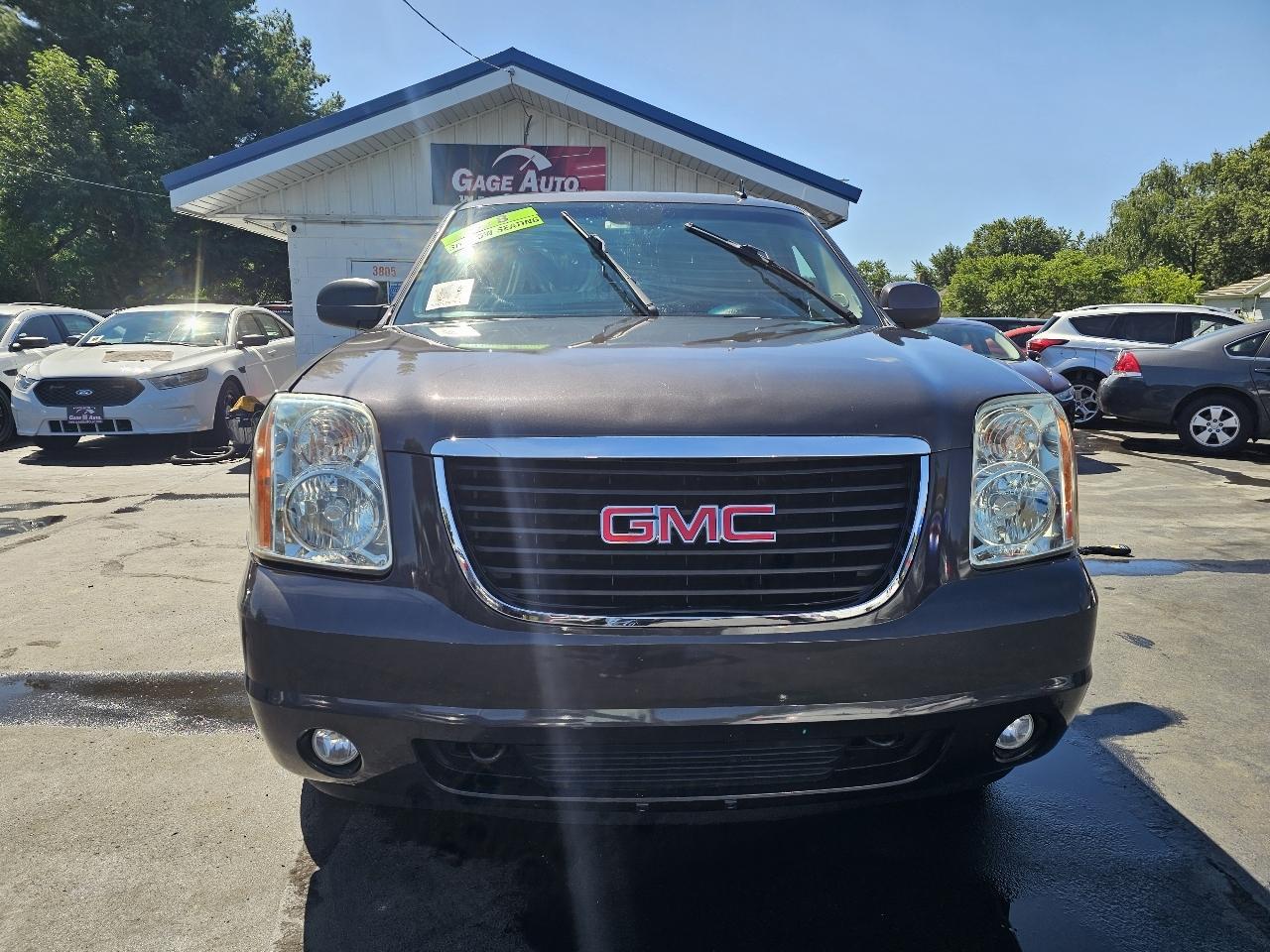 GMC Yukon XL SLT-1 1/2 Ton 4WD 2010