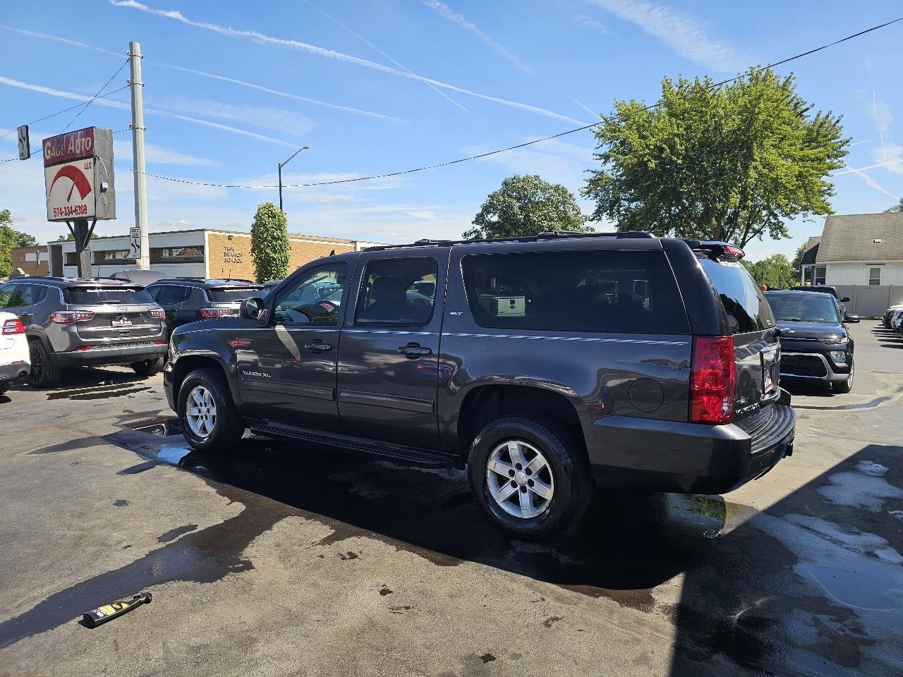 GMC Yukon XL SLT-1 1/2 Ton 4WD 2010