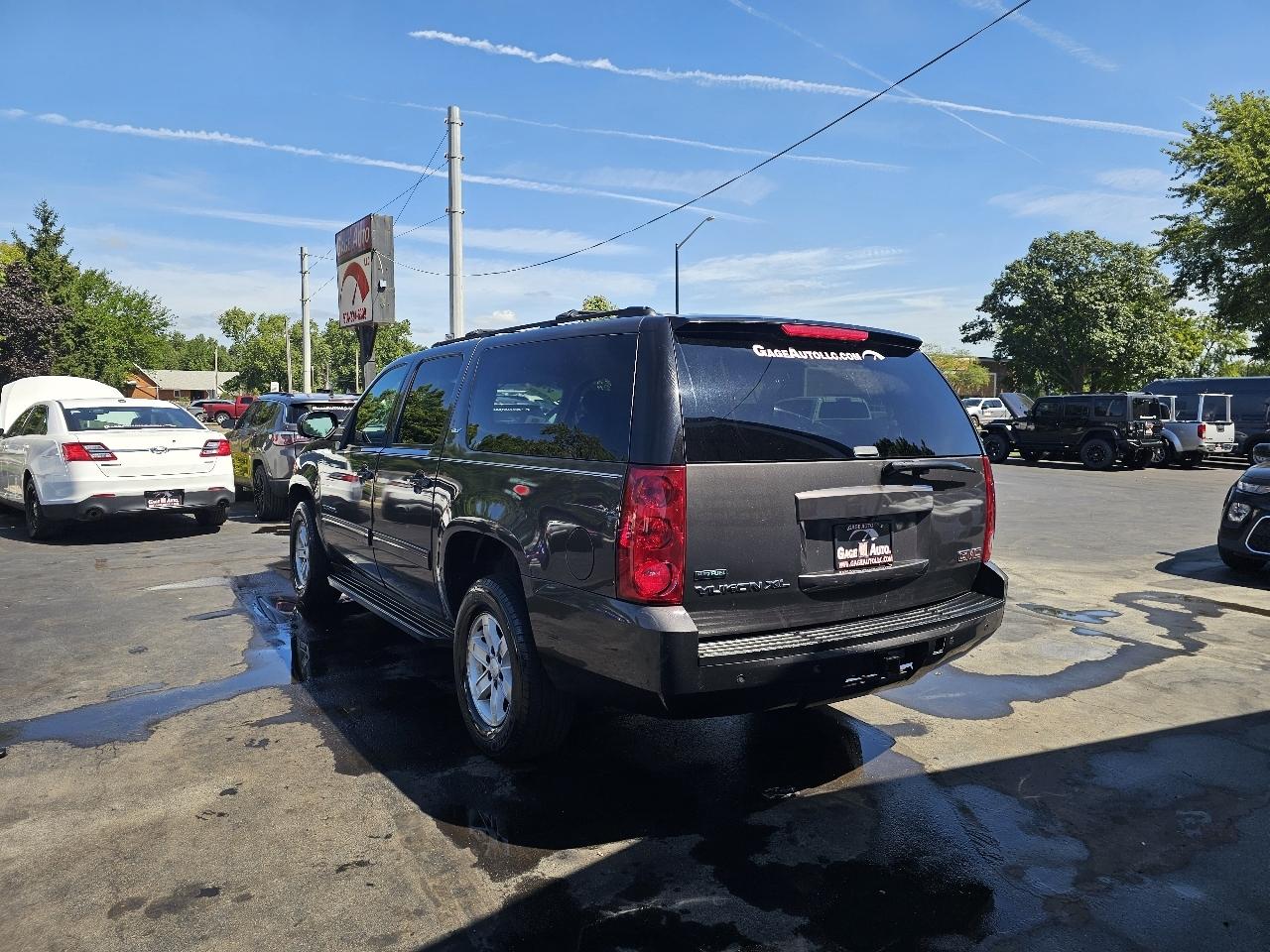 GMC Yukon XL SLT-1 1/2 Ton 4WD 2010