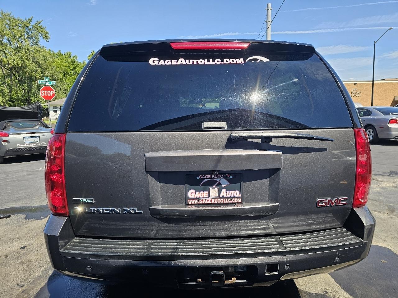 GMC Yukon XL SLT-1 1/2 Ton 4WD 2010