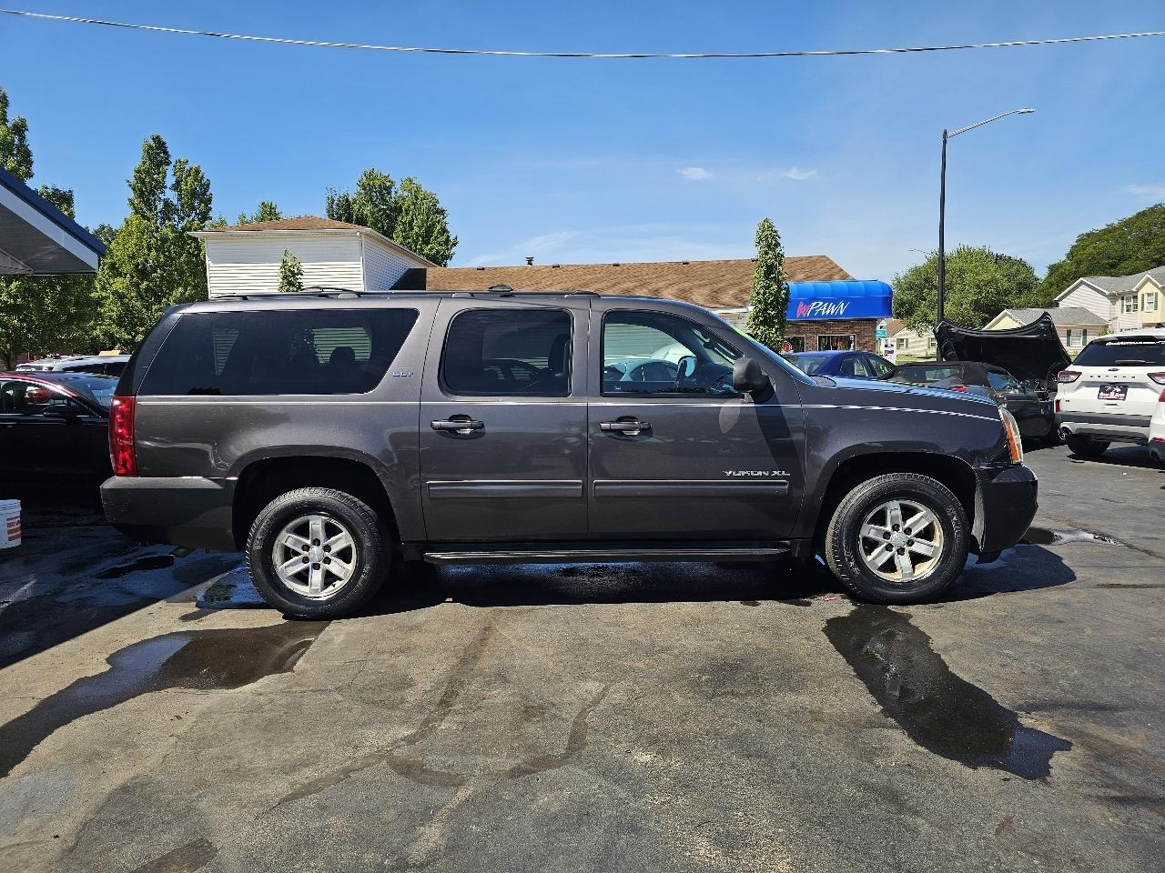 GMC Yukon XL SLT-1 1/2 Ton 4WD 2010