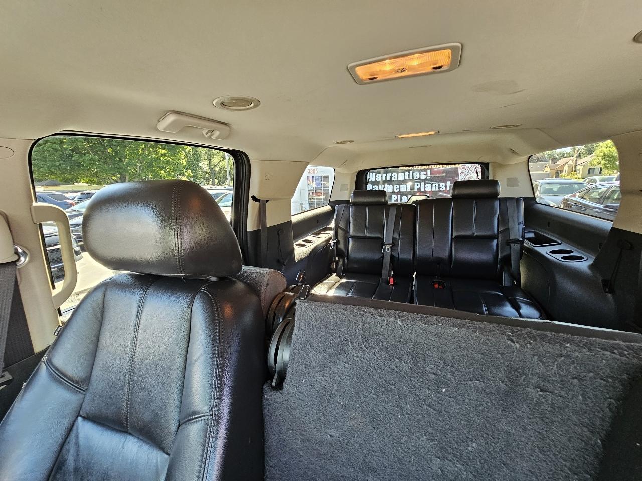 GMC Yukon XL SLT-1 1/2 Ton 4WD 2010
