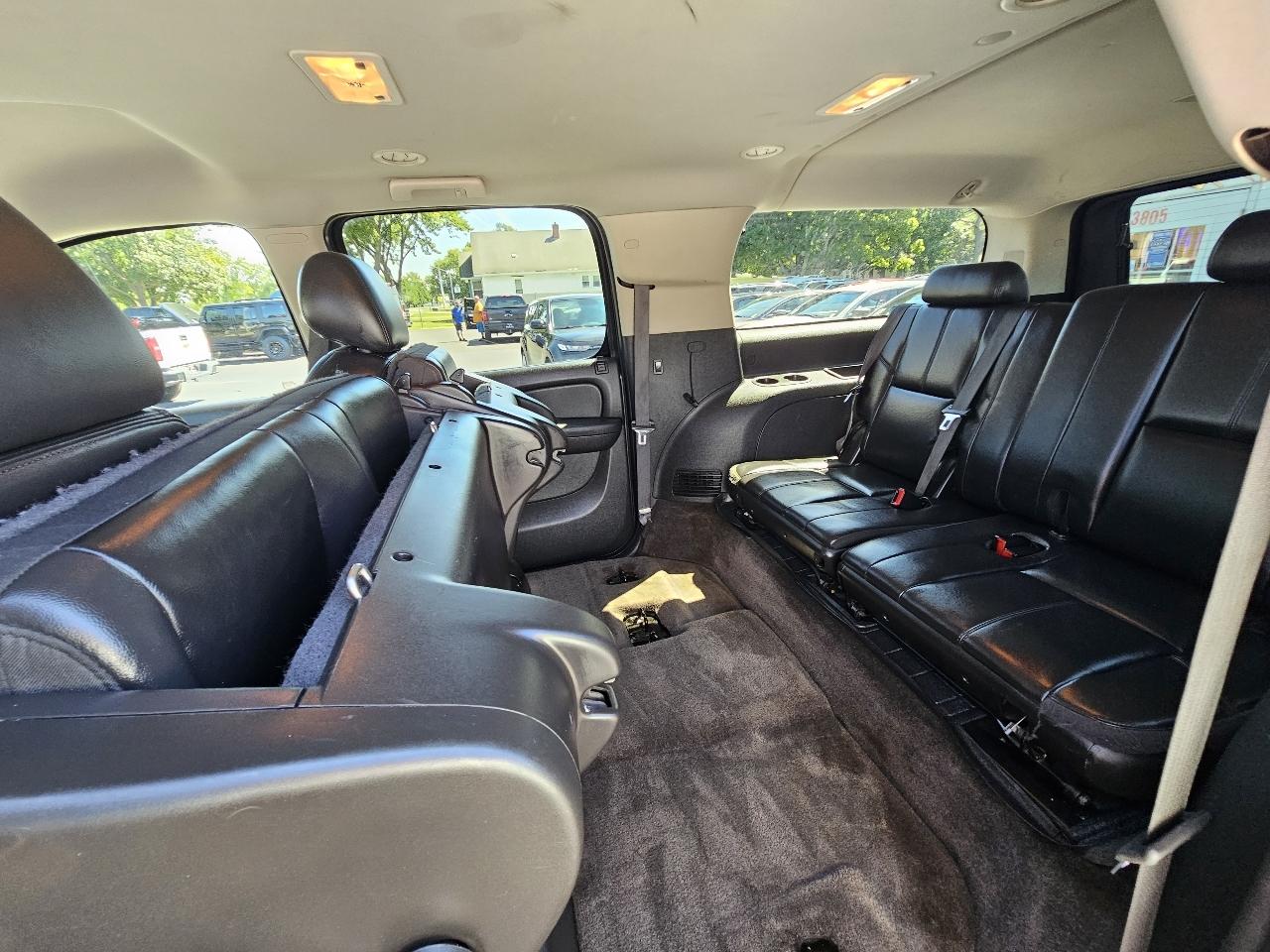 GMC Yukon XL SLT-1 1/2 Ton 4WD 2010