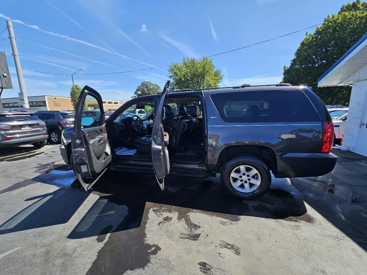 GMC Yukon XL SLT-1 1/2 Ton 4WD 2010