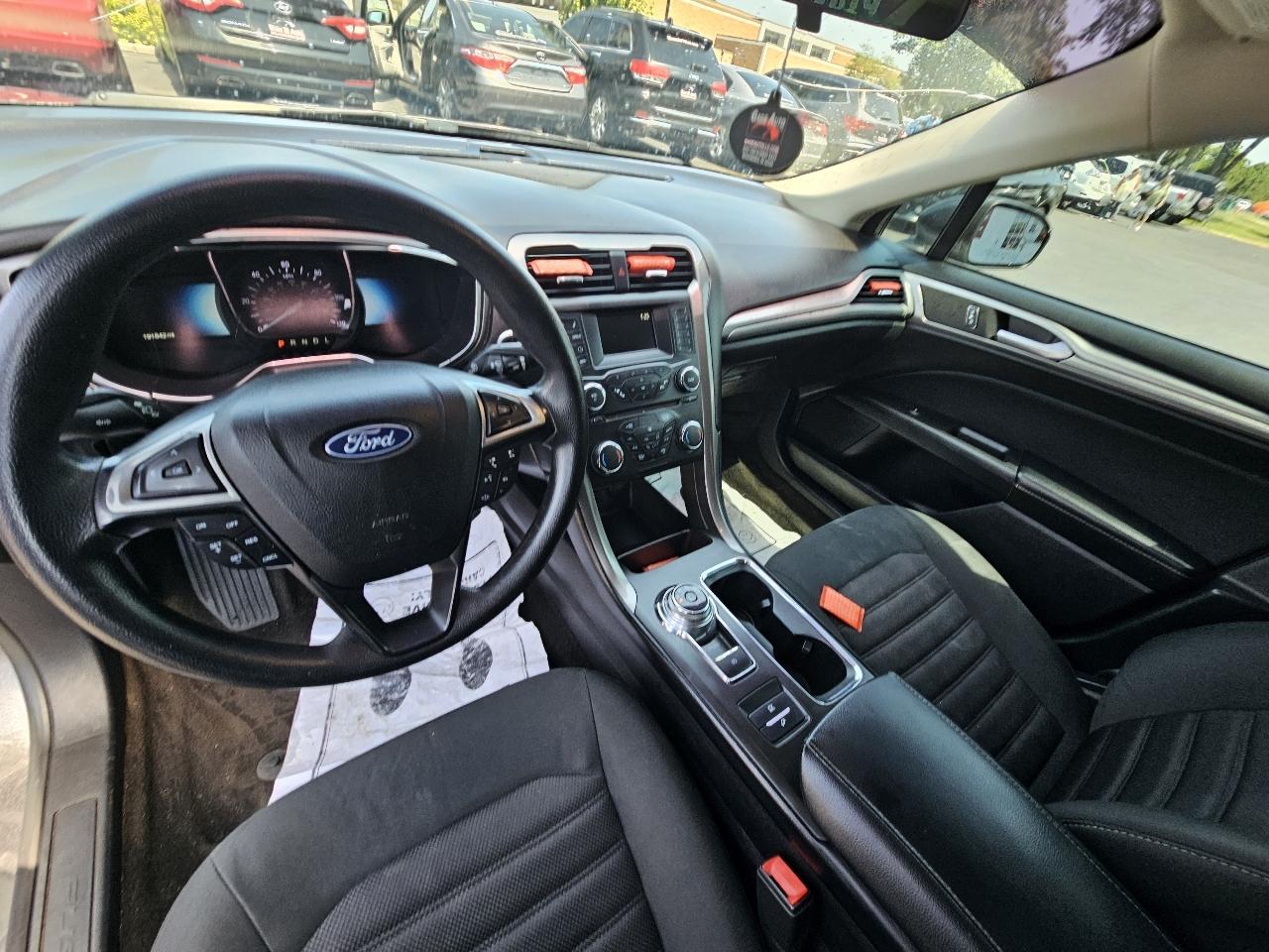 Ford Fusion Hybrid SE 2018