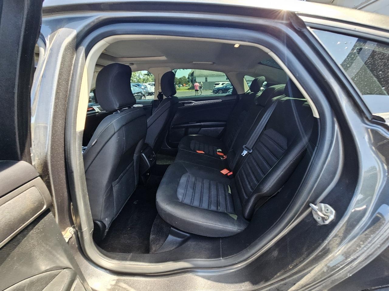 Ford Fusion Hybrid SE 2018