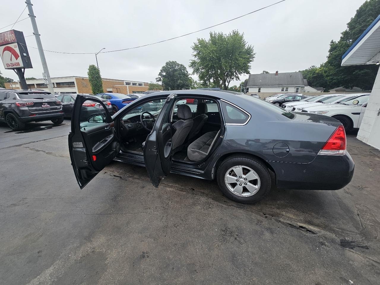 Chevrolet Impala LS 2011