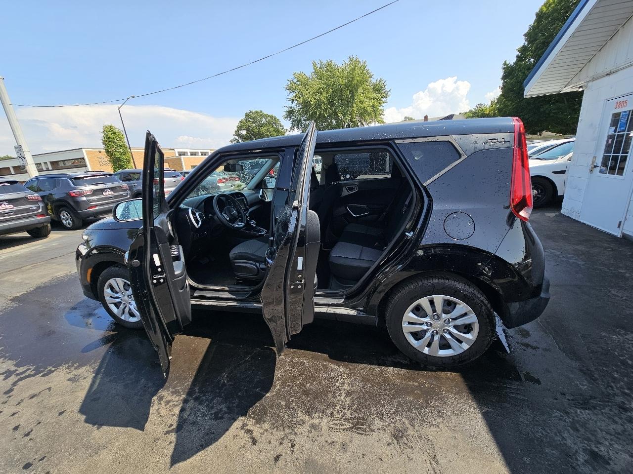 Kia Soul LX CVT 2022