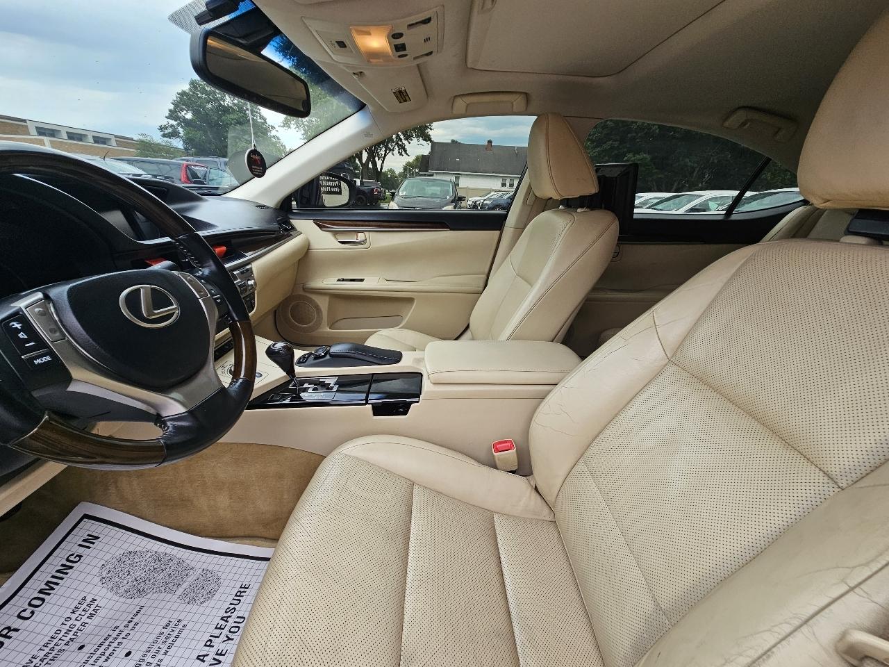Lexus ES 350 Sedan 2015