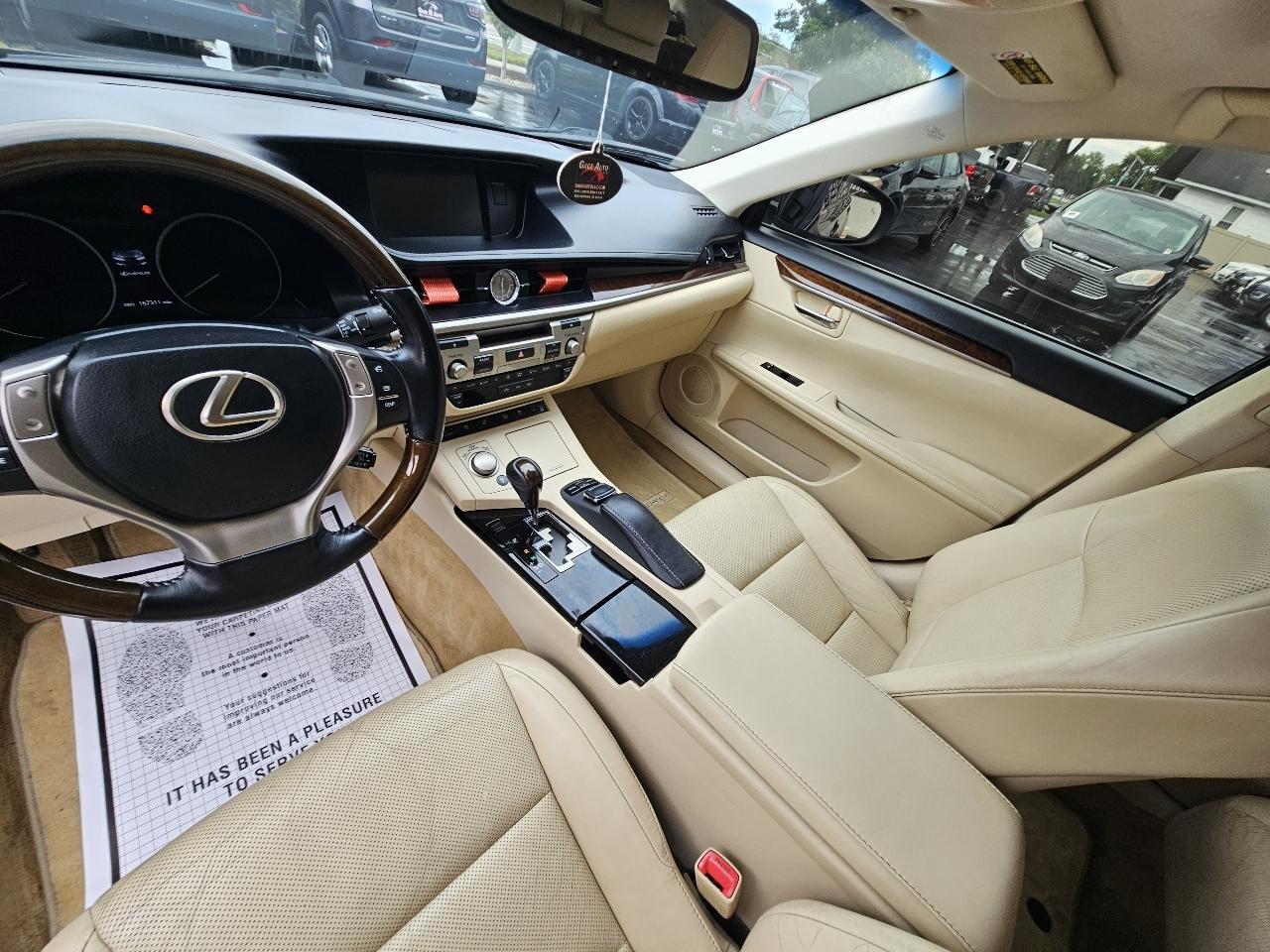 Lexus ES 350 Sedan 2015