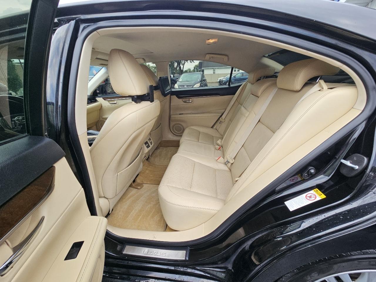 Lexus ES 350 Sedan 2015