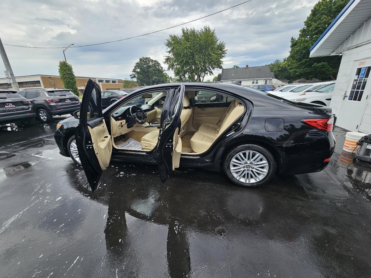 Lexus ES 350 Sedan 2015